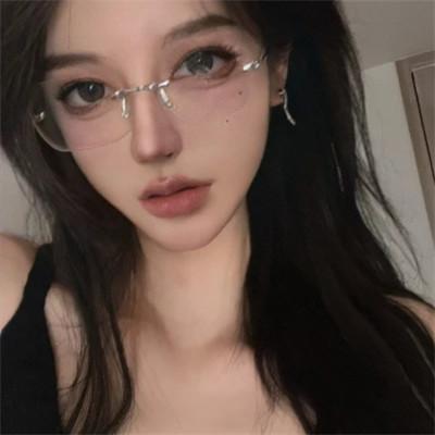 好看又成熟的头像女生46张