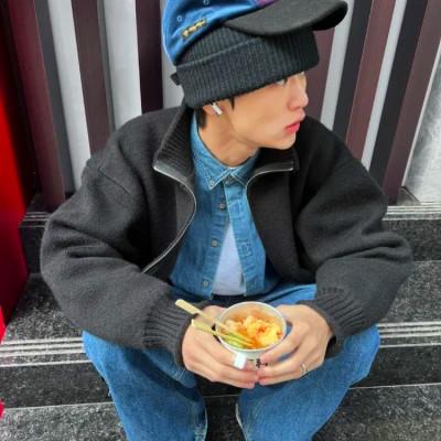 新鲜炫酷，2023最火微信男生头像