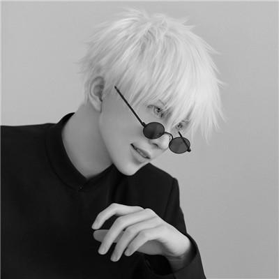 84张男生黑白高级感头像