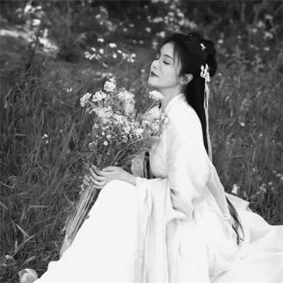 女黑白头像图片真人版52张，逆流而上的黑白文化