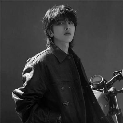 84张男生黑白高级感头像