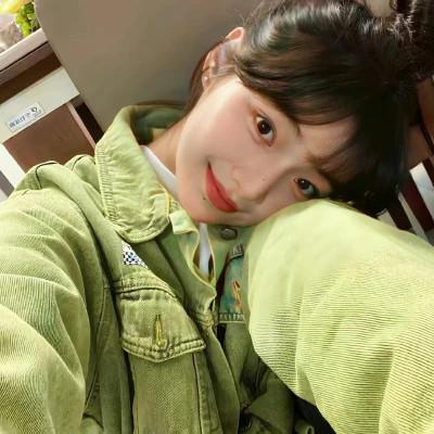 好看的绿色头像女生高清图片36张，清新透亮