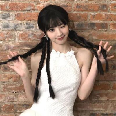 2023最新款微信头像女，突破尘埃