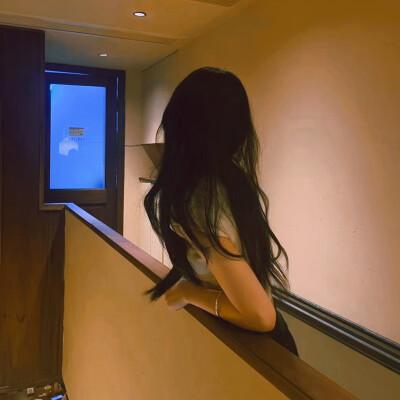 超级好看的女生背影头像图片来啦！