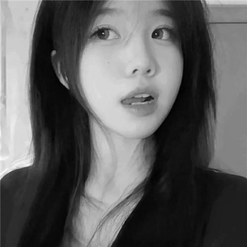 高级范黑白女生头像图片32张