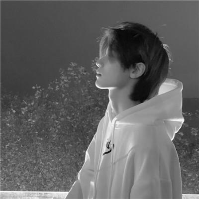 84张男生黑白高级感头像