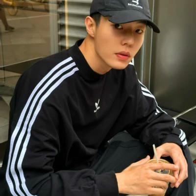 新鲜炫酷，2023最火微信男生头像