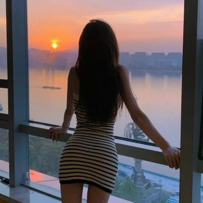迷人女生背影头像100张，别有一番韵味美！