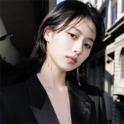 一眼惊艳的女生头像32张