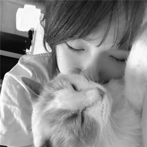 高级范黑白女生头像图片32张