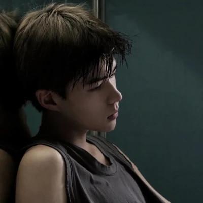 氛围感拉满的小众头像男58张，宝藏男孩！