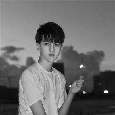 84张男生黑白高级感头像