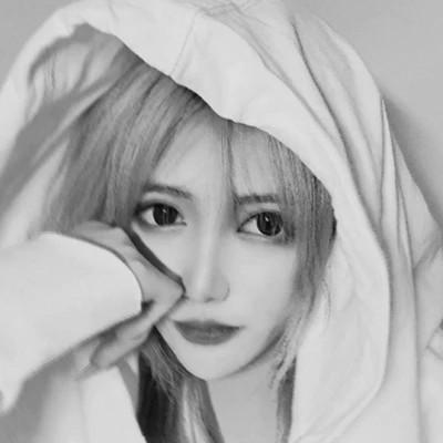高级感美女头像高清黑白