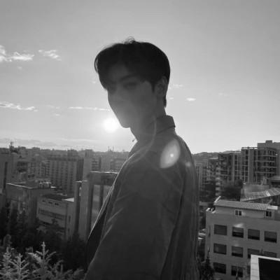 61张高级黑白男生头像