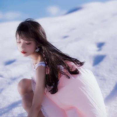 清新干净又治愈的女生头像图片42张