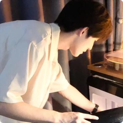 氛围感拉满的小众头像男58张，宝藏男孩！