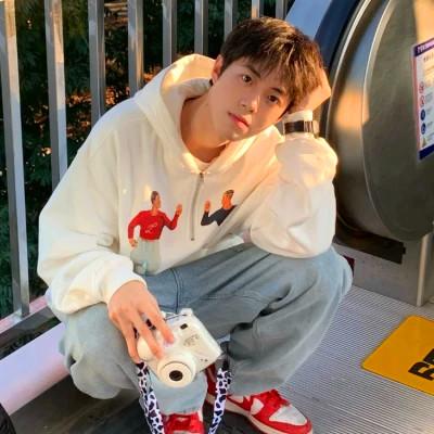 新鲜炫酷，2023最火微信男生头像