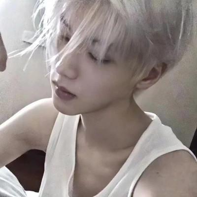 氛围感拉满的小众头像男58张，宝藏男孩！