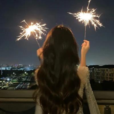 迷人女生背影头像100张，别有一番韵味美！
