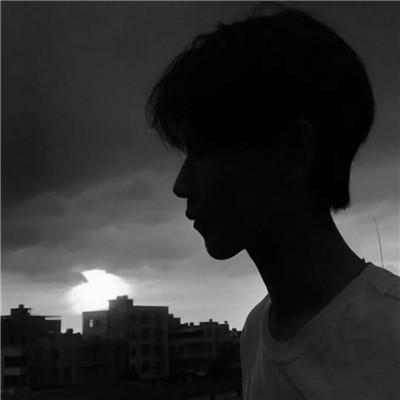 84张男生黑白高级感头像