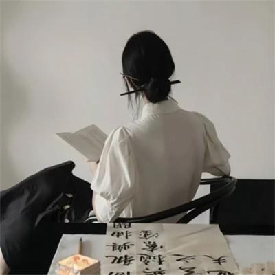 一眼惊艳的女生头像32张