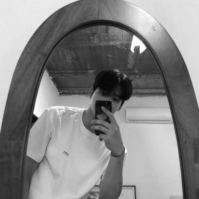 61张高级黑白男生头像