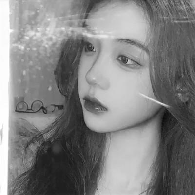 高级感美女头像高清黑白