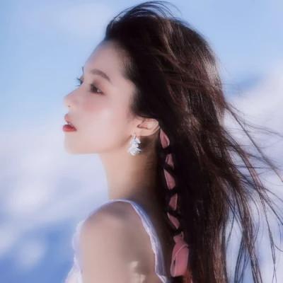 清新干净又治愈的女生头像图片42张