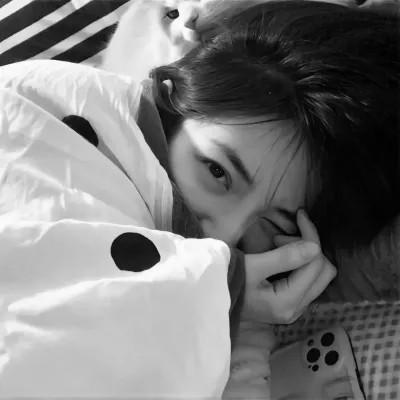 女黑白头像图片真人版52张，逆流而上的黑白文化