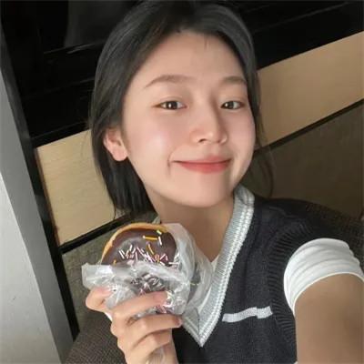 2023最新款微信头像女，突破尘埃