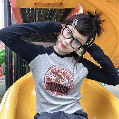 2023最新款微信头像女，突破尘埃