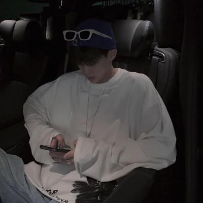 氛围感拉满的小众头像男58张，宝藏男孩！