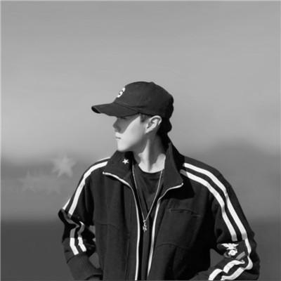 84张男生黑白高级感头像