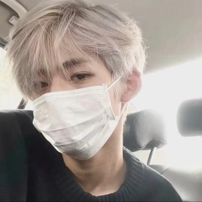 氛围感拉满的小众头像男58张，宝藏男孩！