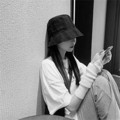 高级感美女头像高清黑白