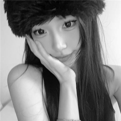 高级范黑白女生头像图片32张