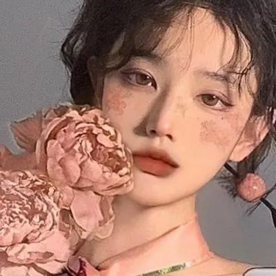 微信头像漂亮大方女生35张