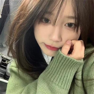 好看的绿色头像女生高清图片36张，清新透亮