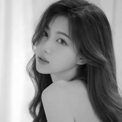 高级感美女头像高清黑白