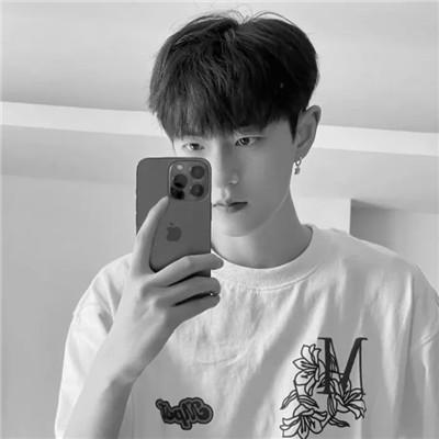 84张男生黑白高级感头像