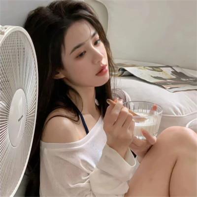 一眼惊艳的女生头像32张