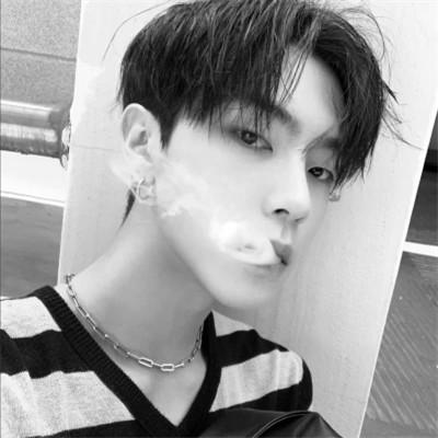 61张高级黑白男生头像