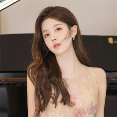 一眼惊艳的女生头像32张