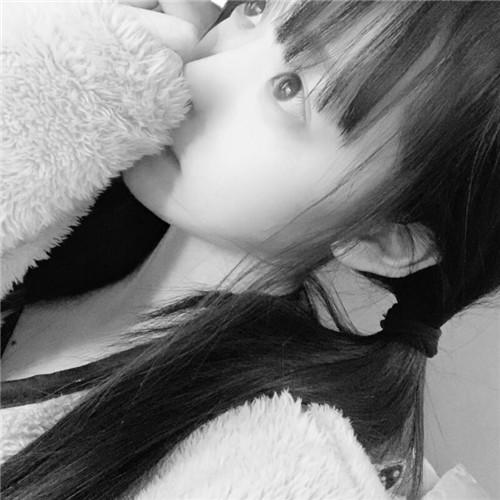 高级范黑白女生头像图片32张