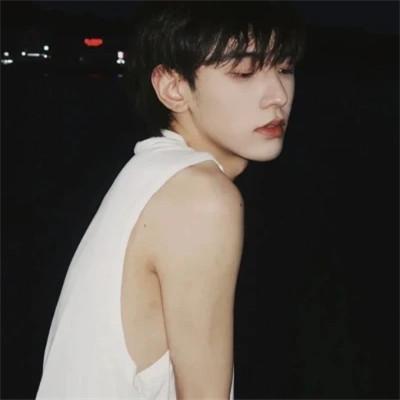 氛围感拉满的小众头像男58张，宝藏男孩！