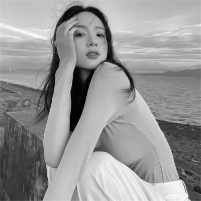 女黑白头像图片真人版52张，逆流而上的黑白文化