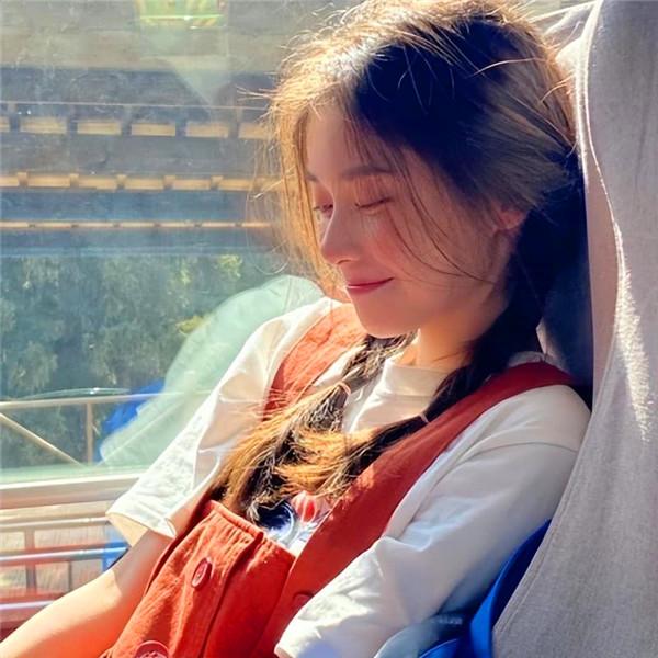 高质量好看的微信头像女生图片（精选20张）