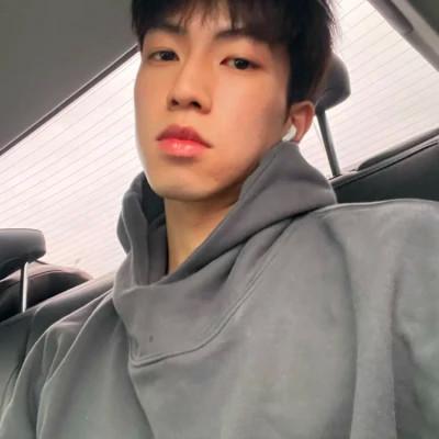 新鲜炫酷，2023最火微信男生头像