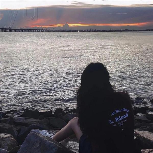 唯美女生高级不露脸背影头像图片