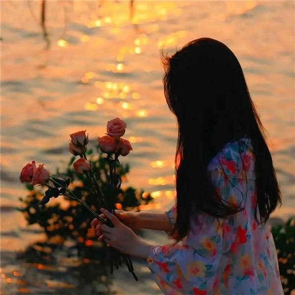 唯美女生高级不露脸背影头像图片
